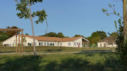 école.jpg école.jpg